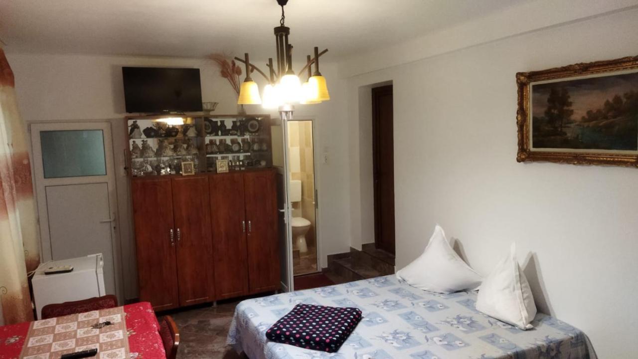 Casa Din Gradina Villa เอโฟรีเอซูด ภายนอก รูปภาพ
